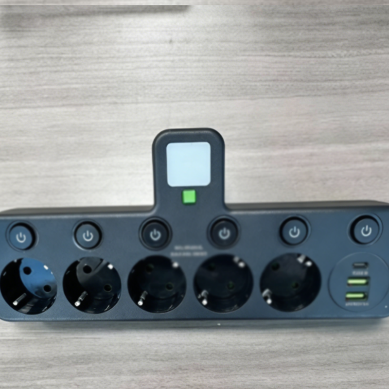 🔌Adaptador de corriente europeo con 4 tomas de corriente: interruptores independientes, diseño compacto y máxima seguridad.
